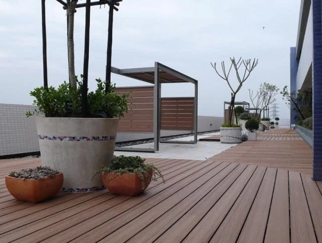 Deck wpc ultra. Madera - 220x14,7x2,3 cm (valor m2 - iva incl) - imagen 2